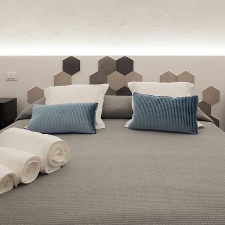 B22 - Comfy Beautiful Loft Apartment โมโนโปลี ภายนอก รูปภาพ