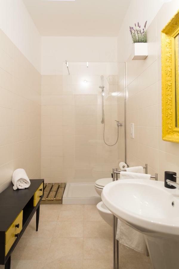 B22 - Comfy Beautiful Loft Apartment โมโนโปลี ภายนอก รูปภาพ