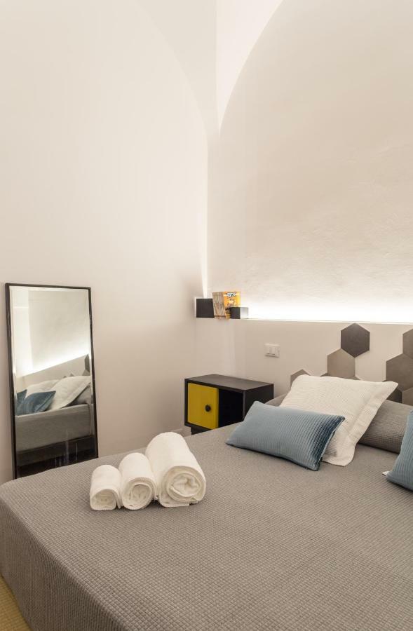 B22 - Comfy Beautiful Loft Apartment โมโนโปลี ภายนอก รูปภาพ