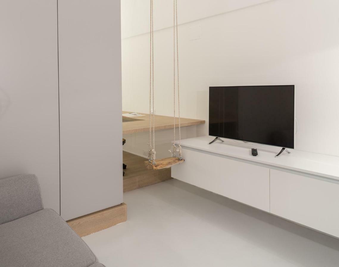 B22 - Comfy Beautiful Loft Apartment โมโนโปลี ภายนอก รูปภาพ